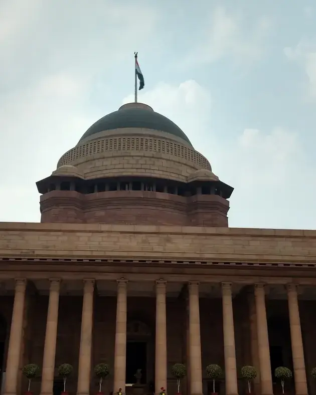 La fachada del Rashtrapati Bhavan, Nueva Delhi