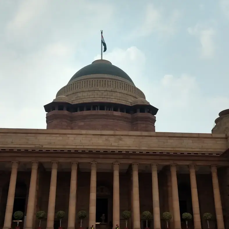 La fachada del Rashtrapati Bhavan, Nueva Delhi